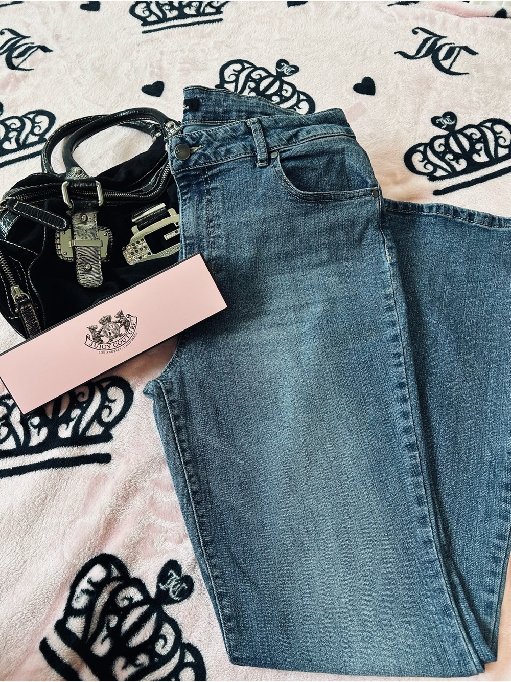 D. Jeans Flare Jeans